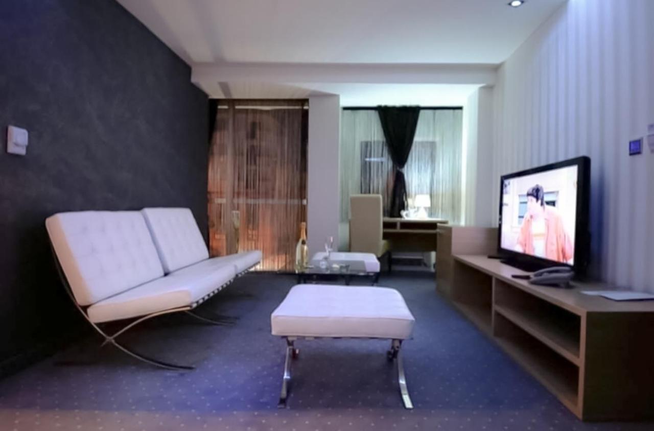 Biser Hotel Derventa Exteriör bild