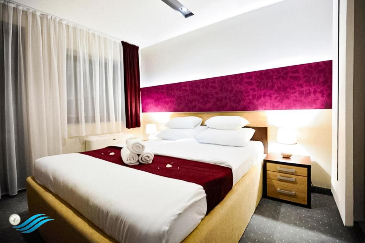 Biser Hotel Derventa Exteriör bild