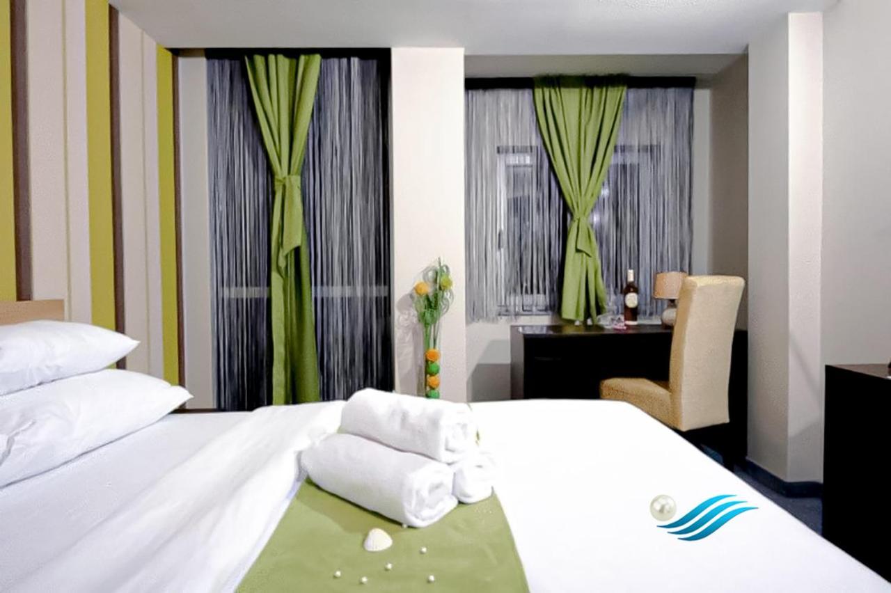 Biser Hotel Derventa Exteriör bild
